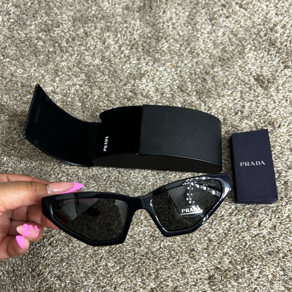 PRADA sunglasses 🕶️ - Picture 11 of 12